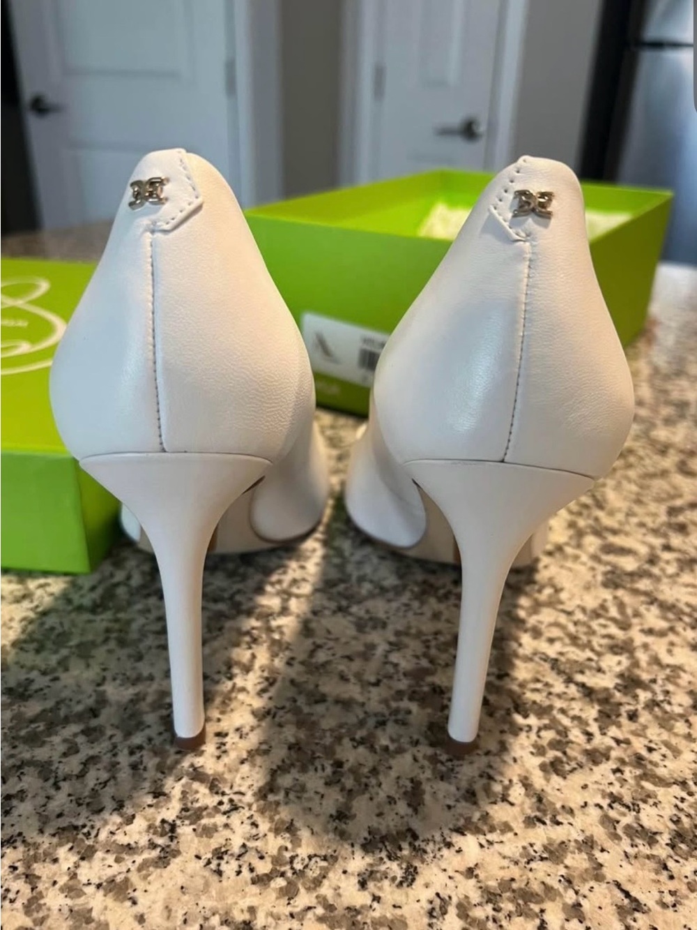 Sam Edelman Hazel Pointed Toe Pump - Picture 4 of 5
